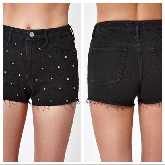 PacSun | High Rise Pyramid Black Denim Shorts - Picture 1 of 11